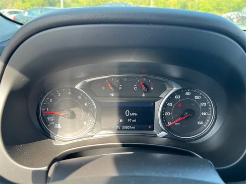 Used 2024 GMC Terrain SLT image 16