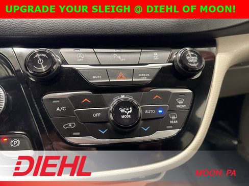 Certified 2020 Chrysler Pacifica Touring-L Plus image 41