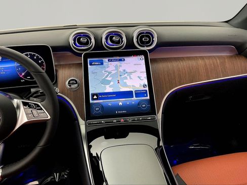 Certified 2026 Mercedes-Benz GLC 300 4MATIC image 9