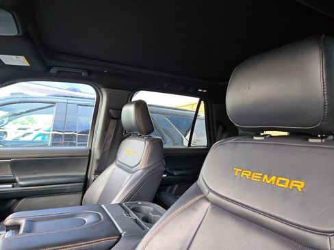 Used 2025 Ford Expedition Tremor AWD/4WD image 18