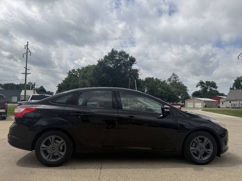 Used 2014 Ford Focus SE w/ SE Sport Package FWD image 6