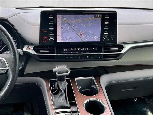 Used 2024 Toyota Sienna XLE w/ XLE Plus Package FWD image 8