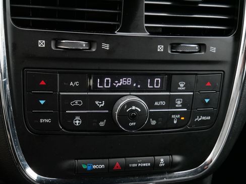 Used 2018 Dodge Grand Caravan GT FWD image 23