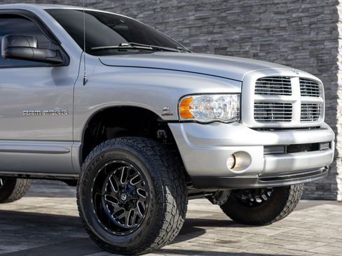 Used 2004 Dodge Ram 2500 Truck SLT w/ Sport Appearance Group image 7