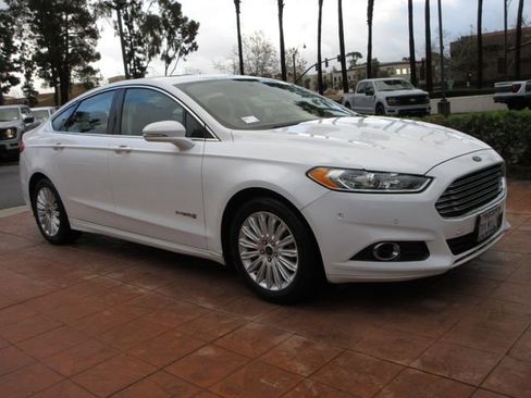 Used 2016 Ford Fusion SE w/ Equipment Group 502A image 6