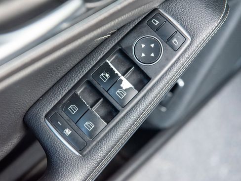 Used 2018 Mercedes-Benz CLA 250 4MATIC image 24