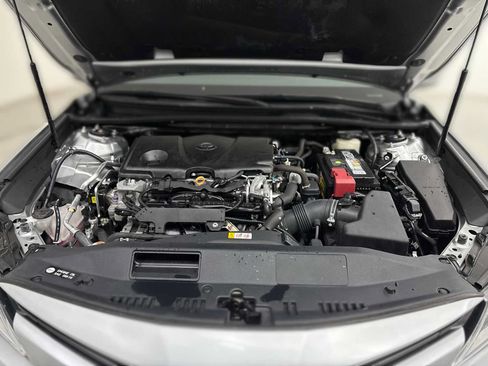 Used 2018 Toyota Camry FWD image 17