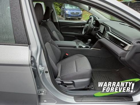 Used 2025 Toyota Camry LE AWD/4WD image 14