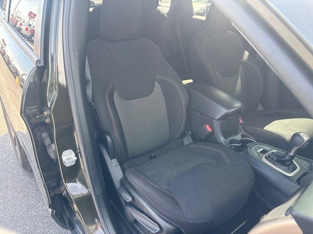 Used 2016 Jeep Cherokee 75th Anniversary AWD/4WD image 20