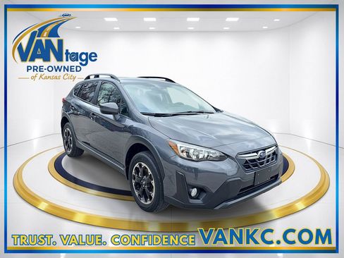Certified 2022 Subaru Crosstrek 2.0i Premium image 3