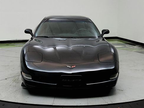 Used 1998 Chevrolet Corvette Coupe w/ Roof Pkg RWD image 2