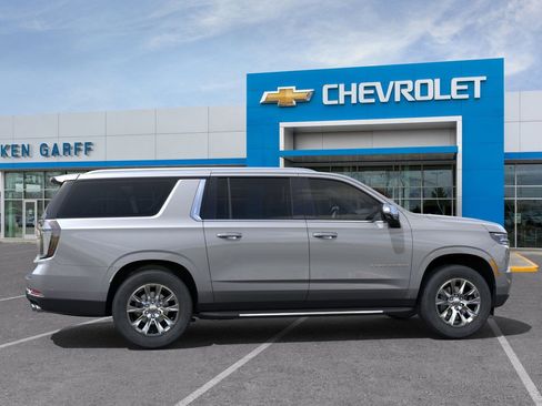 New 2025 Chevrolet Suburban Premier AWD/4WD image 7