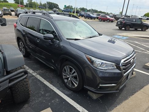 Used 2020 Subaru Ascent Limited w/ Technology Package AWD/4WD image 3