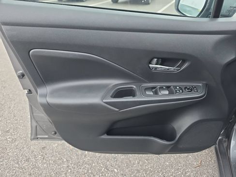 Used 2023 Nissan Versa SV FWD image 16