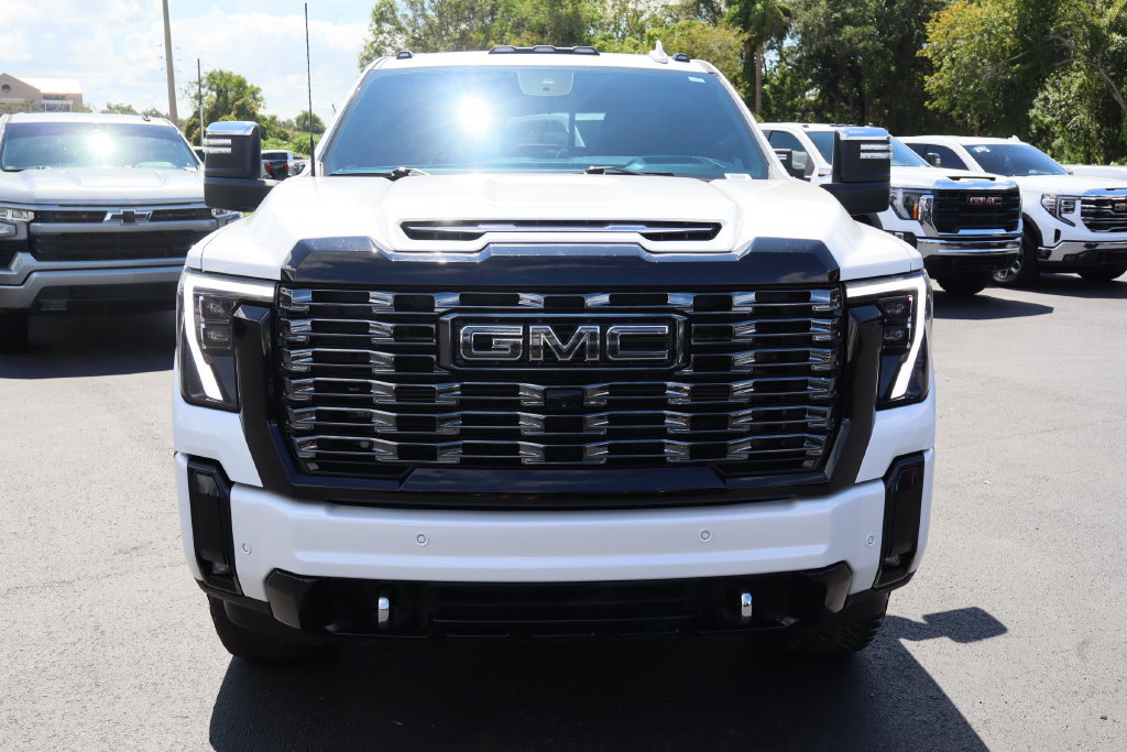 Certified 2025 GMC Sierra 2500 Denali Ultimate AWD/4WD image 4