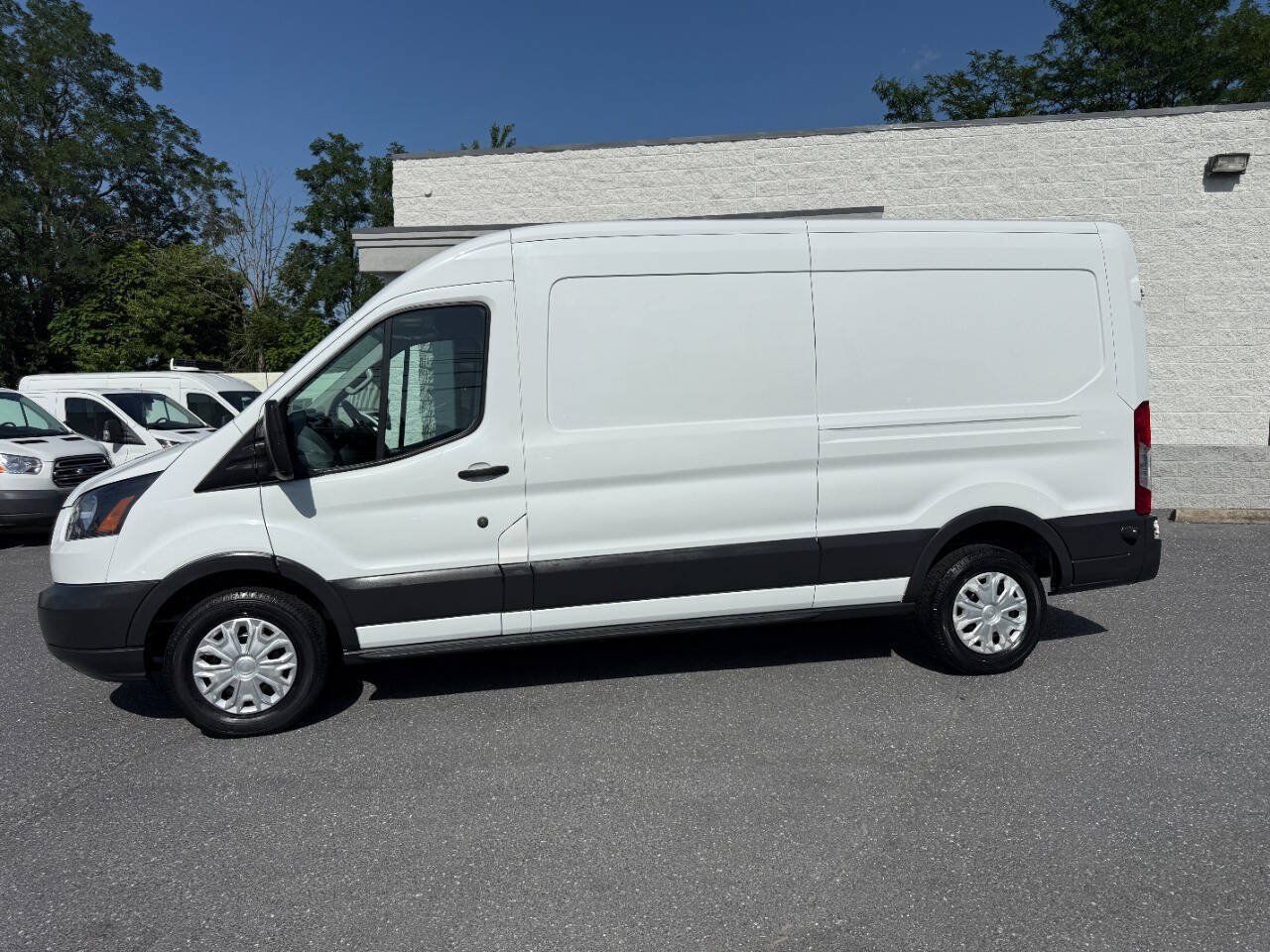 Used 2017 Ford Transit 250 148 Medium Roof RWD image 33