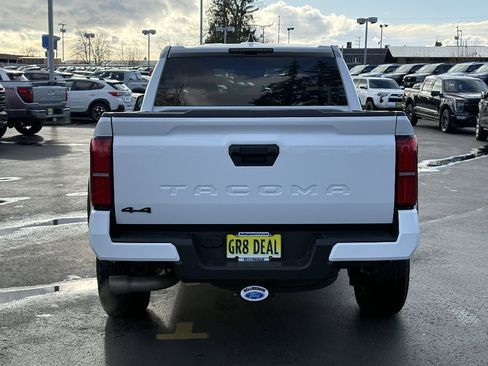Used 2024 Toyota Tacoma TRD Off-Road AWD/4WD image 7