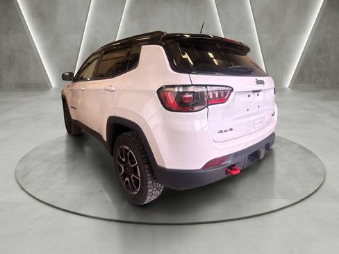 Used 2025 Jeep Compass Trailhawk w/ Trailer Tow Group AWD/4WD image 4