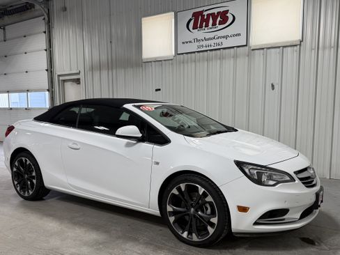 Used 2019 Buick Cascada Premium image 4
