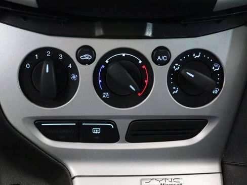 Used 2014 Ford Focus SE w/ SE Winter Package image 17