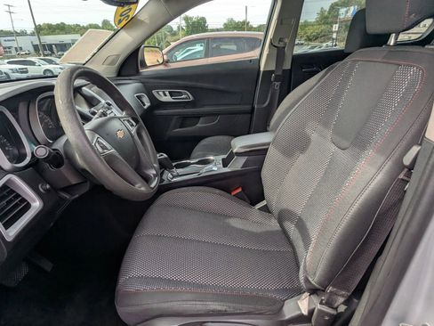 Used 2017 Chevrolet Equinox LS AWD/4WD image 16