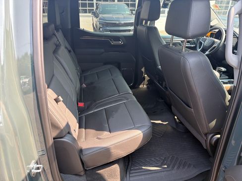 Used 2025 Chevrolet Silverado 1500 LT Trail Boss w/ LT Trail Boss Premium Package AWD/4WD image 23