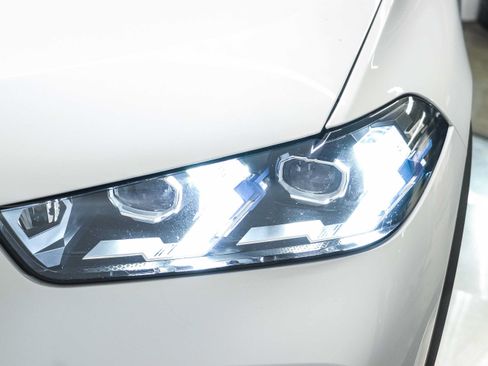Used 2024 BMW X5 sDrive40i w/ Premium Package RWD image 9