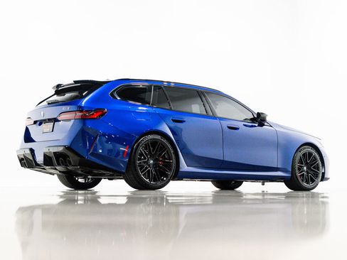 Used 2025 BMW M5 Touring image 9