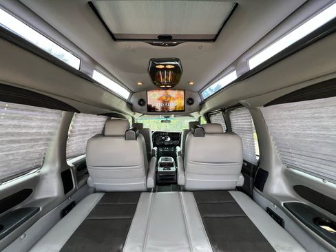 Used 2018 Chevrolet Express 2500 w/ Enhanced Convenience Package image 54