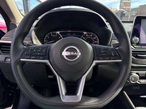 Used 2023 Nissan Altima 2.5 SV image 15