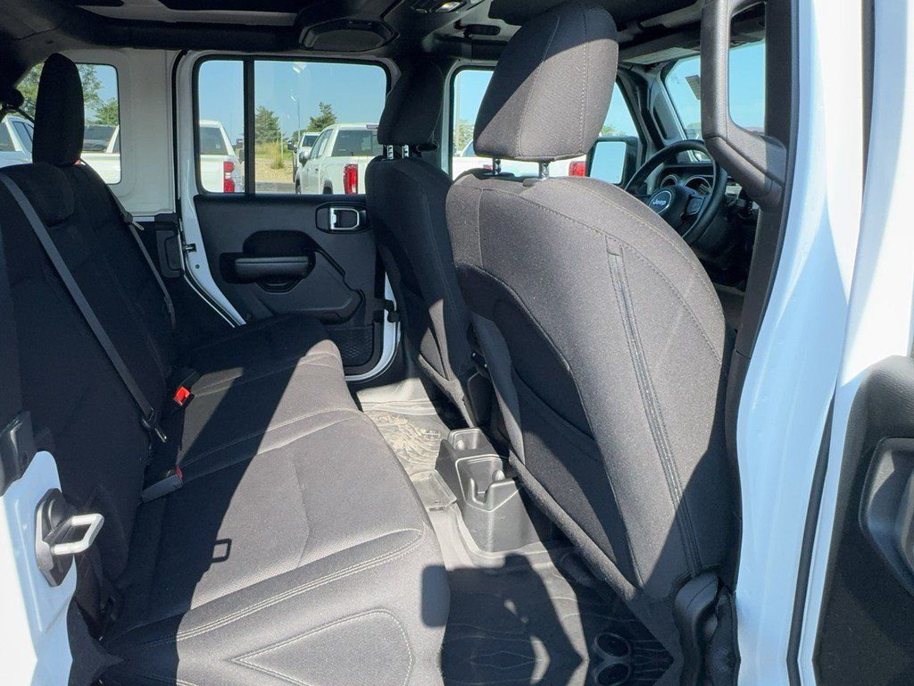 Used 2018 Jeep Wrangler Unlimited Sport S AWD/4WD image 10