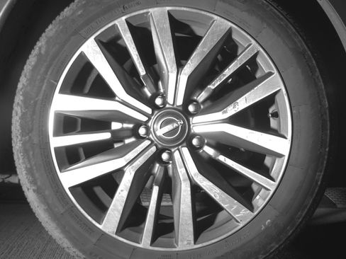 Used 2024 Nissan Kicks SV image 13