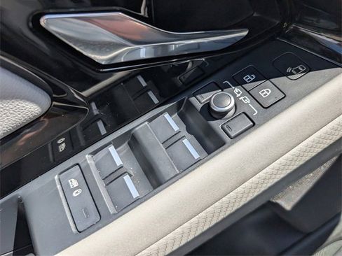 Used 2022 Land Rover Range Rover Evoque R-Dynamic S image 8