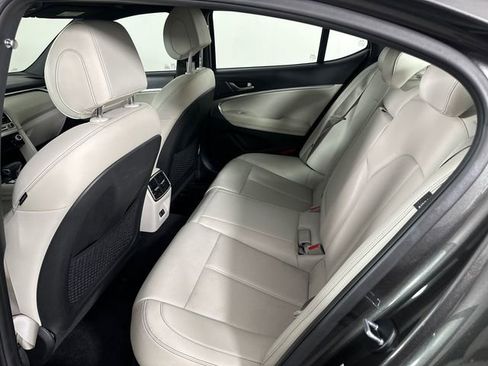 Used 2025 Genesis G70 2.5T RWD image 13