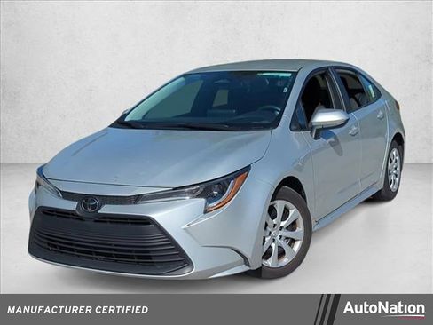 Certified 2025 Toyota Corolla LE image 1