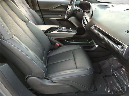 Used 2024 Cadillac Lyriq Sport image 21