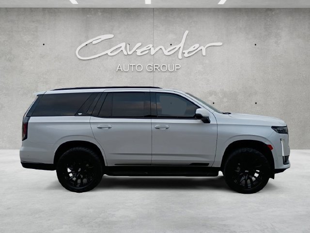 Used 2023 Cadillac Escalade Sport w/ LPO, ONYX Package AWD/4WD image 17