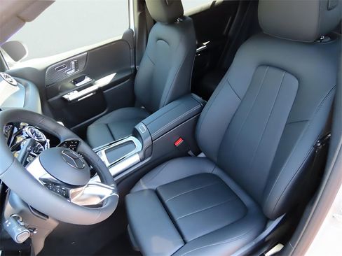 New 2025 Mercedes-Benz GLA 250 4MATIC image 55