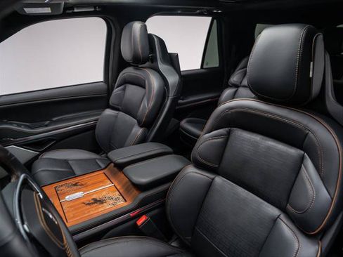 New 2026 Lincoln Navigator Black Label AWD/4WD image 15