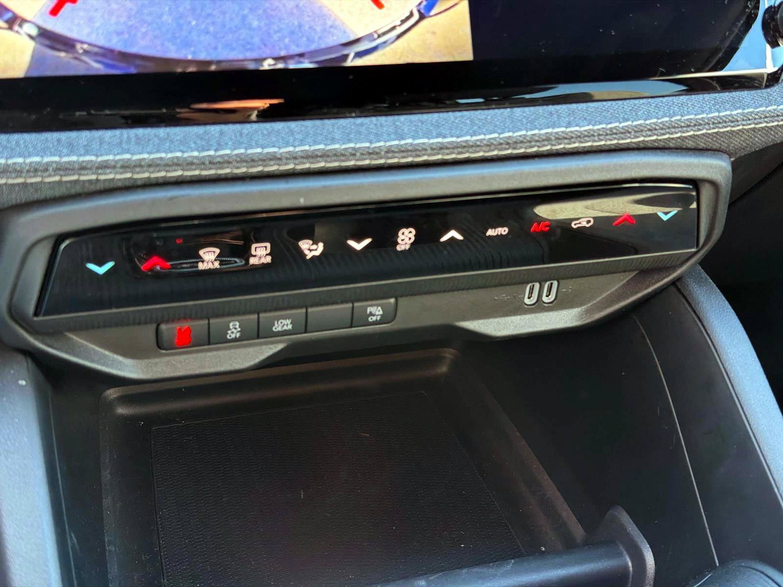 Used 2026 Jeep Cherokee Laredo AWD/4WD image 20