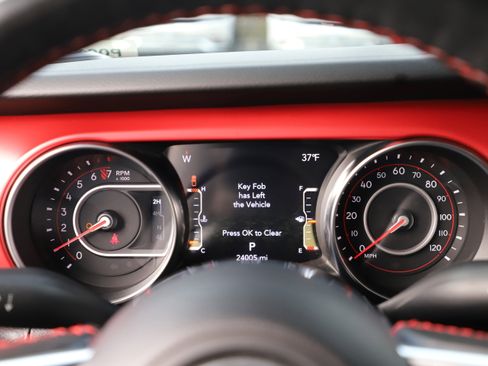 Used 2022 Jeep Gladiator Rubicon w/ Cold Weather Group image 20