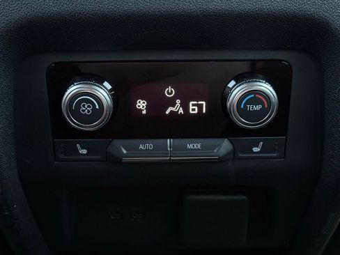 Used 2024 GMC Acadia AT4 w/ Luxury Package image 43