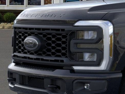 New 2025 Ford F250 Lariat w/ Black Appearance Package image 27