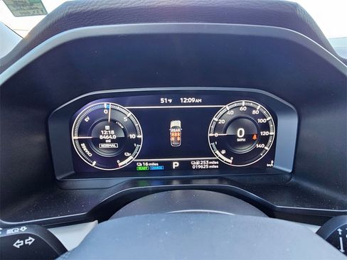 Used 2023 Mitsubishi Outlander SEL image 20