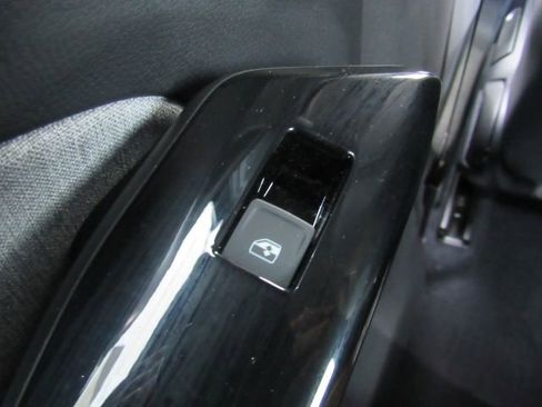 Used 2023 Volkswagen ID.4 Pro image 29