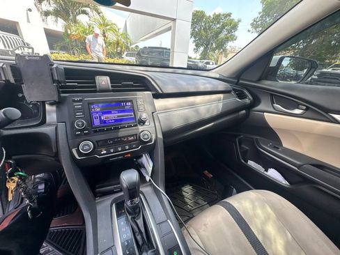 Used 2019 Honda Civic LX image 9