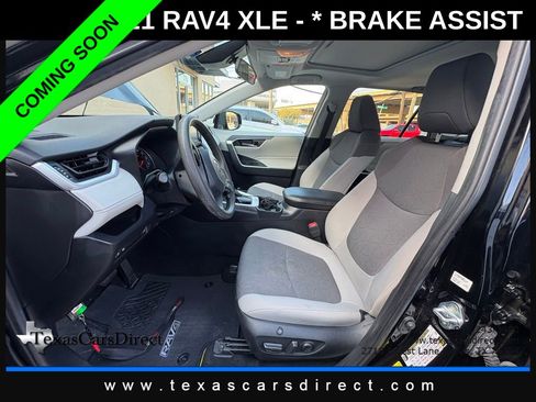 Used 2021 Toyota RAV4 XLE image 6