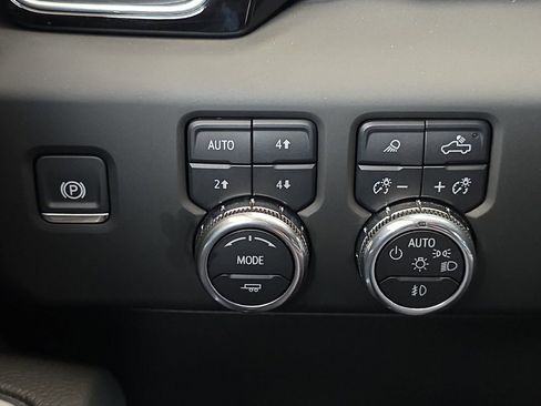 Used 2024 GMC Sierra 1500 Denali w/ Denali Reserve Package AWD/4WD image 40
