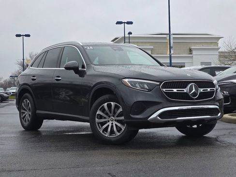 Used 2025 Mercedes-Benz GLC 300 4MATIC image 1