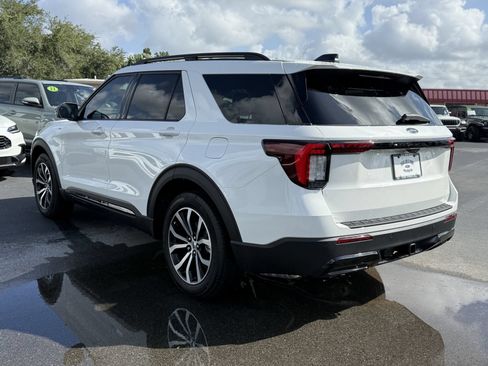 Used 2025 Ford Explorer ST-Line RWD image 7